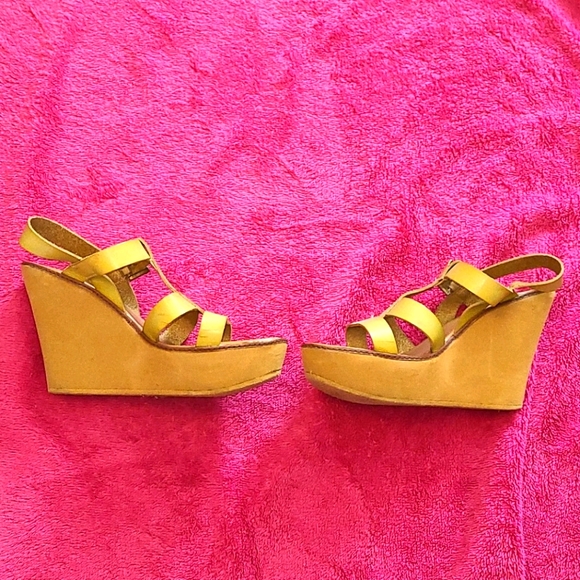 Strappy Wedges - Picture 4 of 7